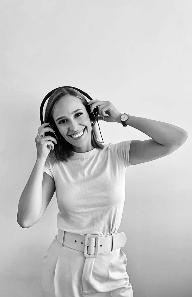 Victoria Troyano - Intérprete de conferencias y traductora